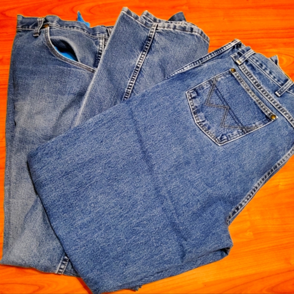 2 pair bundle of Wrangler Jeans size 38X36 George Straight